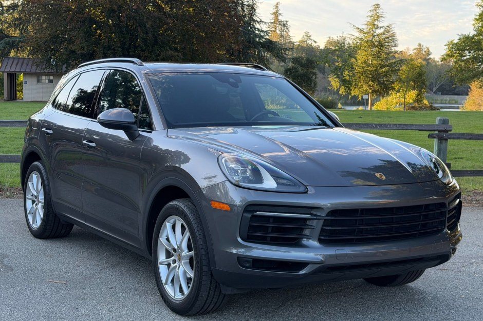 Porsche Cayenne 2020 року продають без резервної ціни