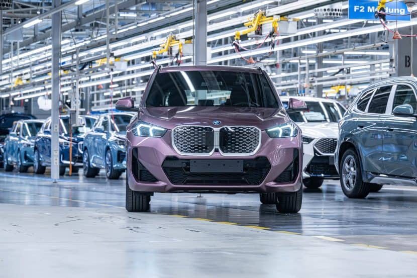 Завод BMW у Регенсбурзі відзначив 40-річчя та готується до нового рекорду виробництва