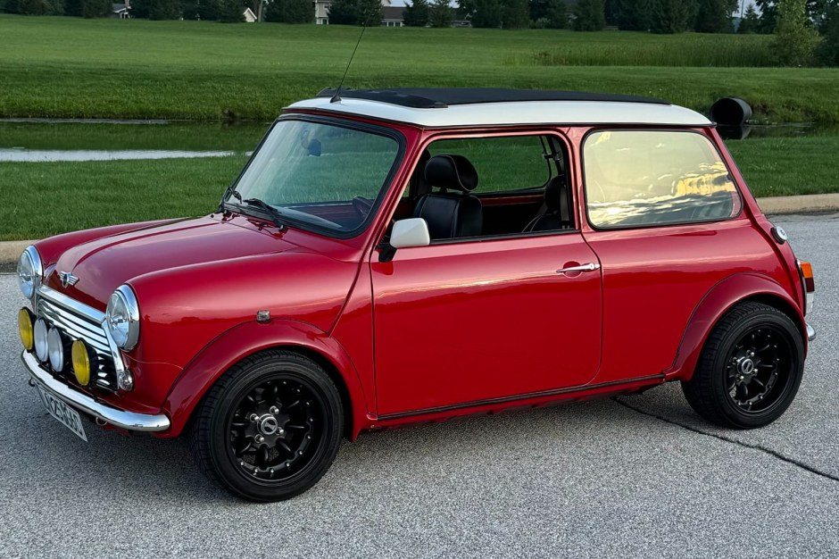Rover Mini 1.3i 1999 року виставили на продаж у США