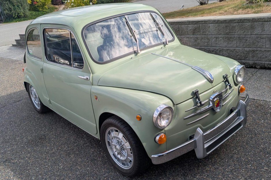 Fiat 600 1959 року в стилі Abarth 850 TC виставлено на продаж у Британській Колумбії
