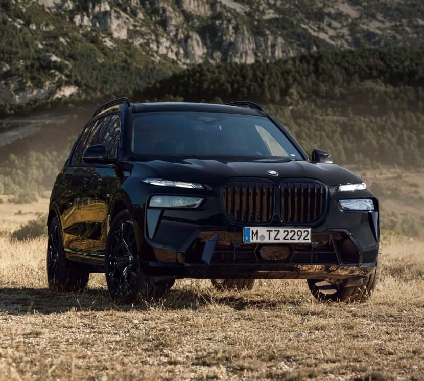 BMW випустив лімітовану версію X7 Black Line для Японії