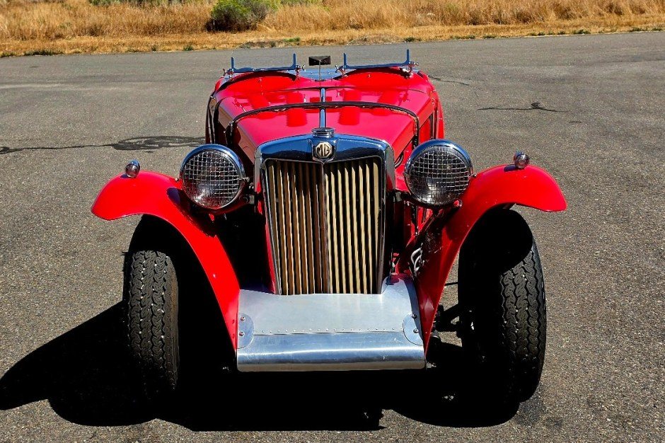 Рідкісний MG TC 1949 року з двигуном Ford Flathead виставлено на аукціон без резерву