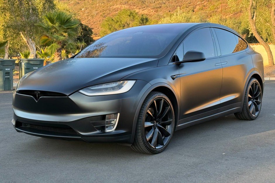 Tesla Model X Performance 2019 року з пробігом 63 тисячі миль виставили на аукціон