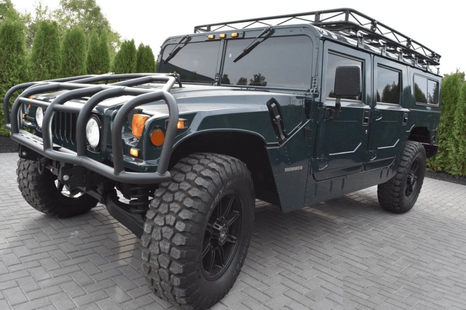 Рідкісний Hummer 1995 року з пробігом 8 тисяч миль виставлено на продаж
