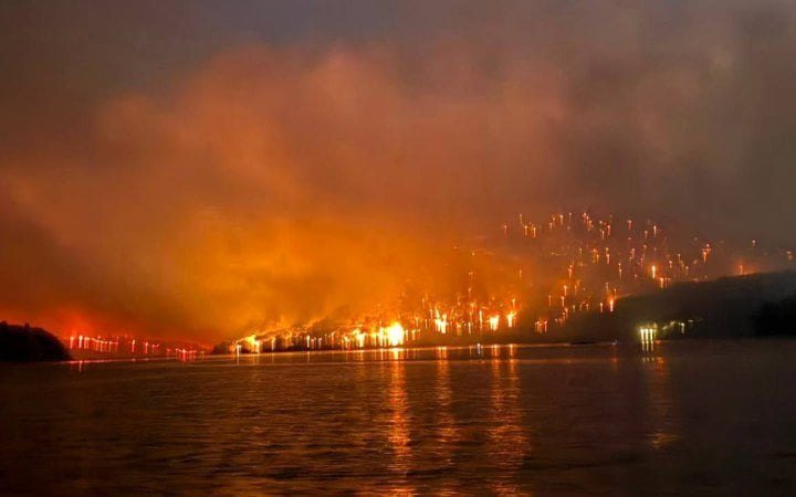 Джордж та Амаль Клуні евакуювалися з дому у Франції через лісові пожежі