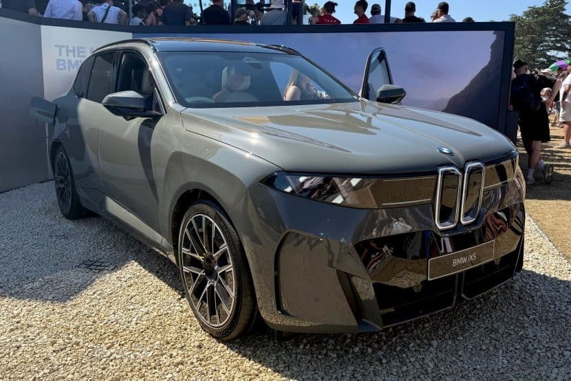 BMW показала електричний iX5 у детальному відеоогляді