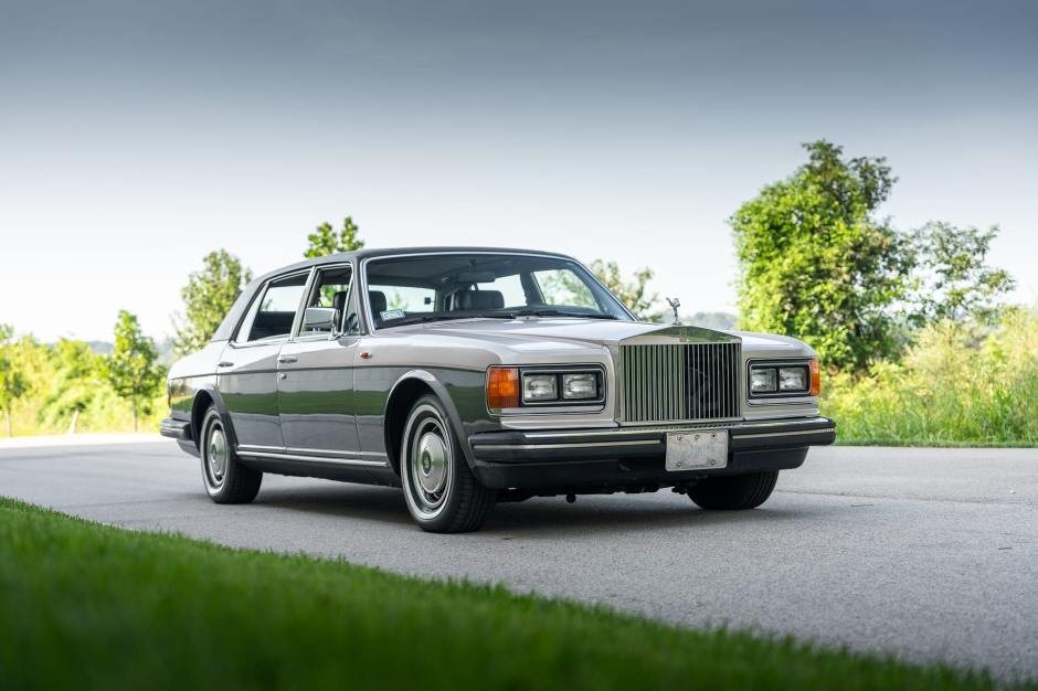 Rolls-Royce Silver Spur 1986 року з пробігом 44 тисячі миль продають без резервної ціни