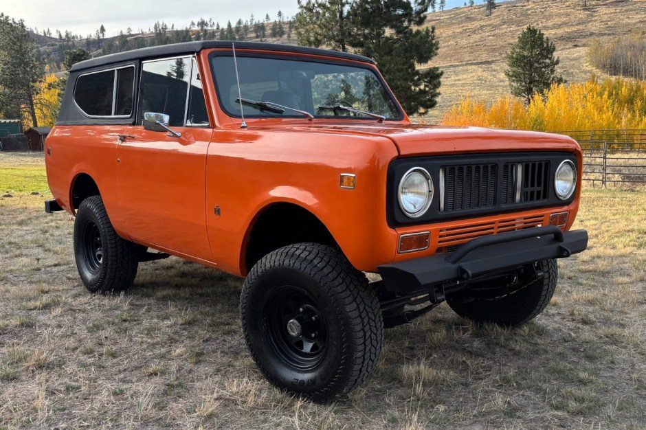 Відреставрований International Harvester Scout II 1973 року виставили на аукціон без резервної ціни