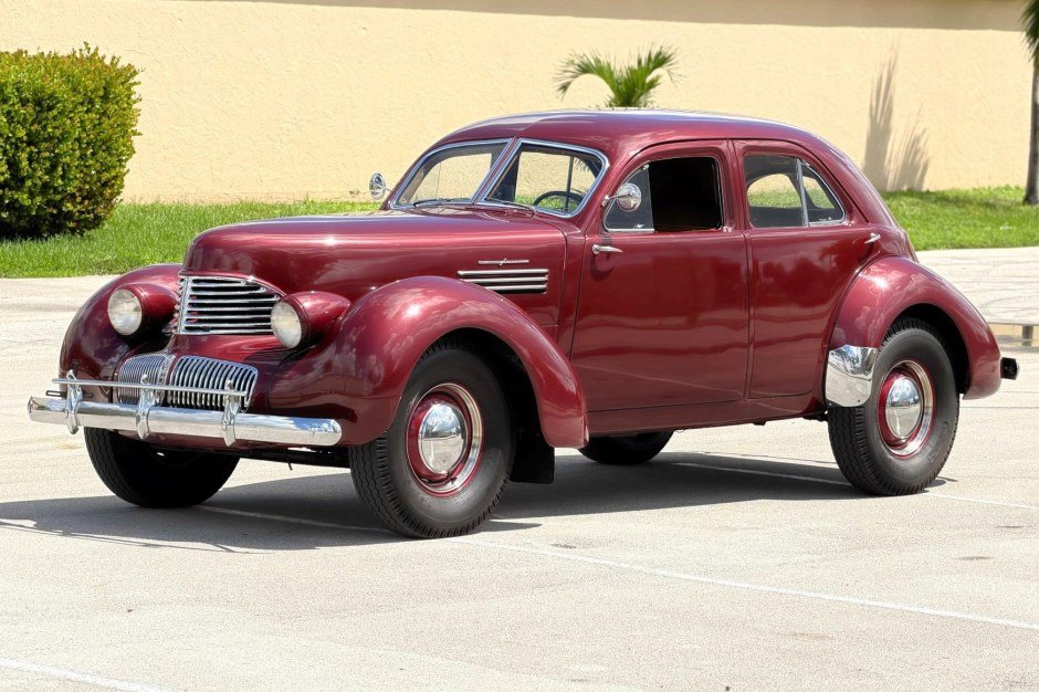 Рідкісний Graham Hollywood 1941 року з наддувом виставлять на продаж у Флориді