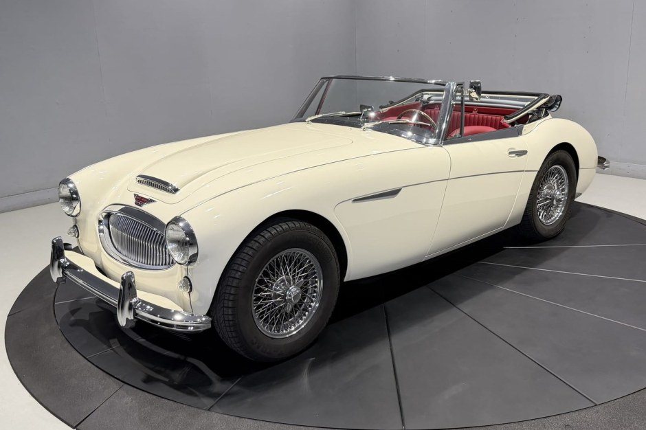 Рідкісний Austin-Healey 3000 Mk III 1964 року виставлять на аукціон без резервної ціни