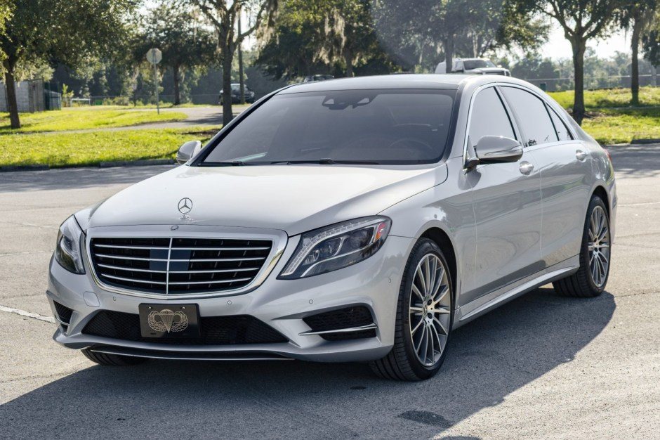 Mercedes-Benz S550 2014 року виставили на аукціон без резервної ціни