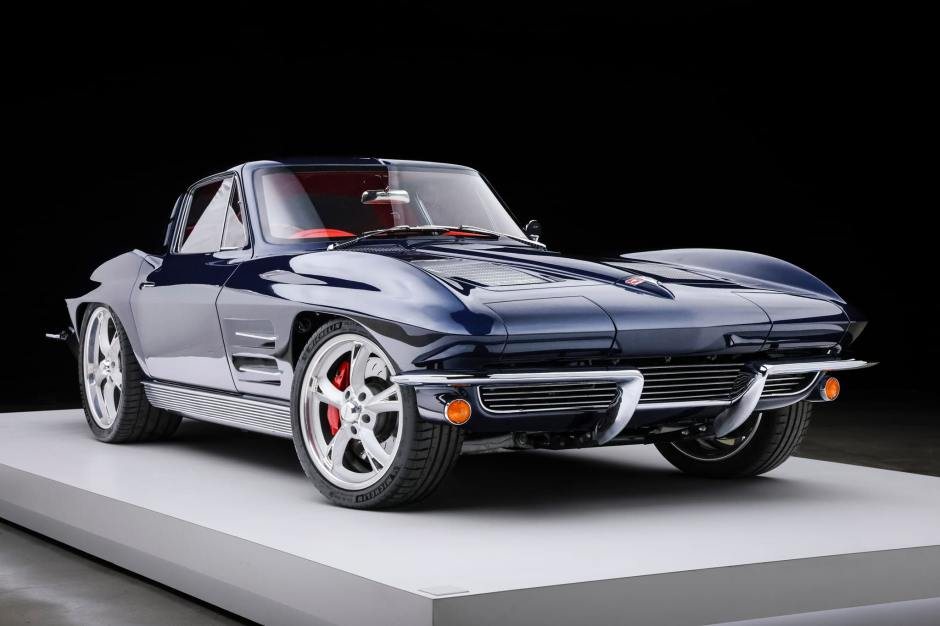 У Каліфорнії виставлено на продаж унікальний Chevrolet Corvette 1964 року з конверсією Split-Window