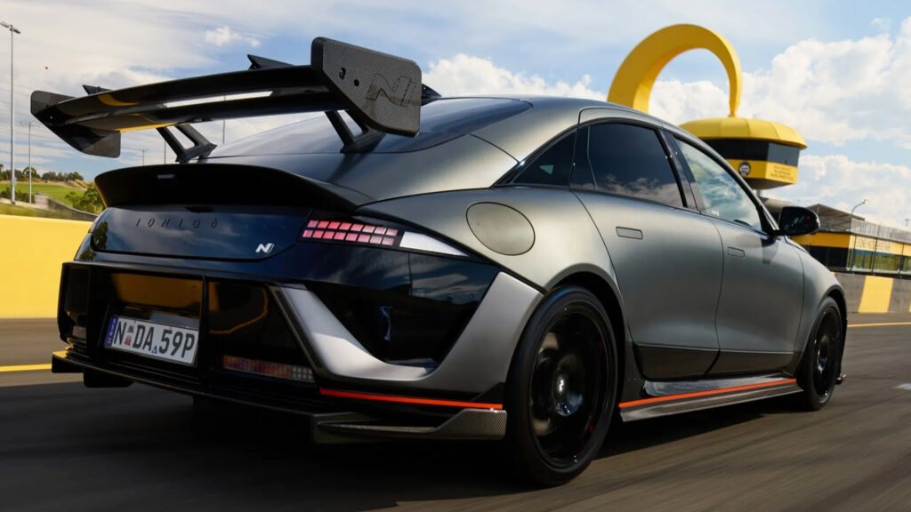 Hyundai патентує реалістичне гальмування двигуном для електромобілів N і Magma