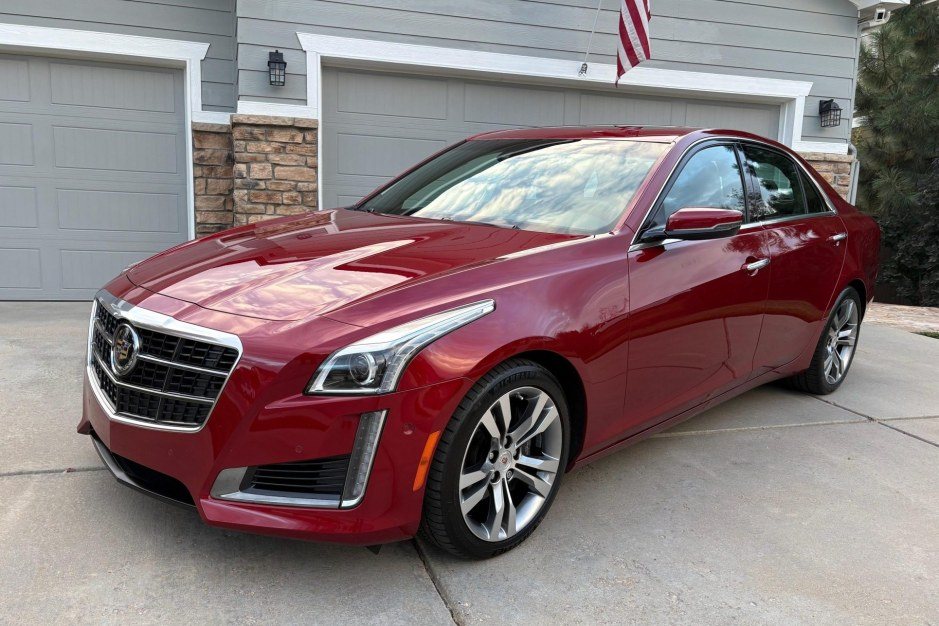 Перший серійний Cadillac CTS-V 2014 року виставили на продаж