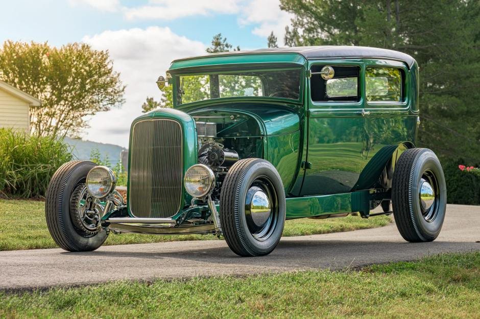 Ford Model A Tudor 1929 року перетворили на хот-род «Angry A» з двигуном V8