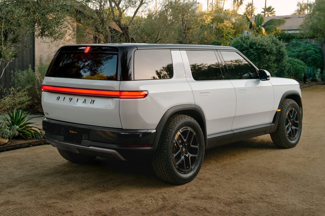 Rivian збільшив виручку на 38% і оновив прогноз на 2026 рік
