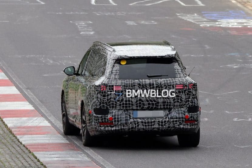 BMW відмовляється від розкладного багажника на новому X7