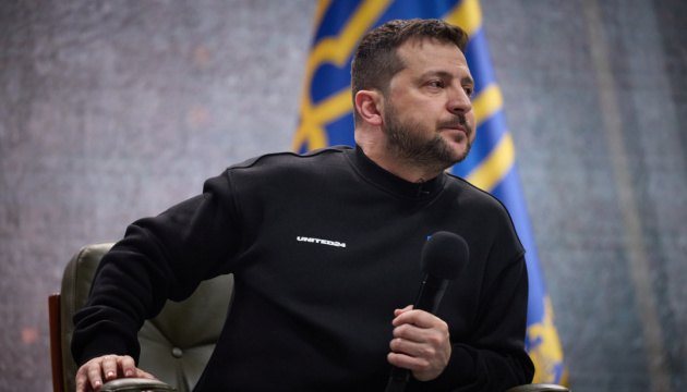 Зеленський: пакети амуніції для F-16 уже прямують в Україну
