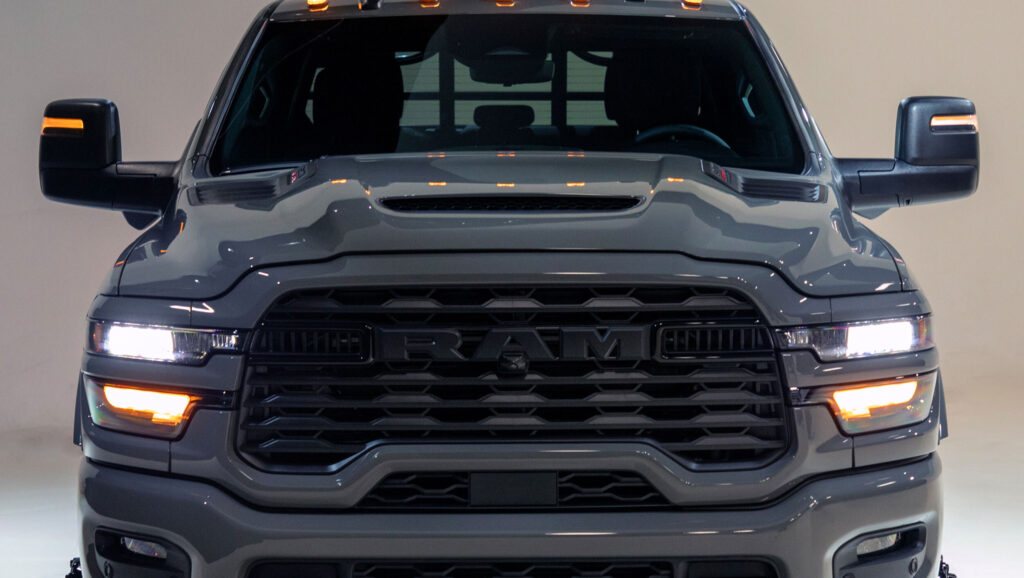 Ram представив пакет Night Edition для пікапів Chassis Cab