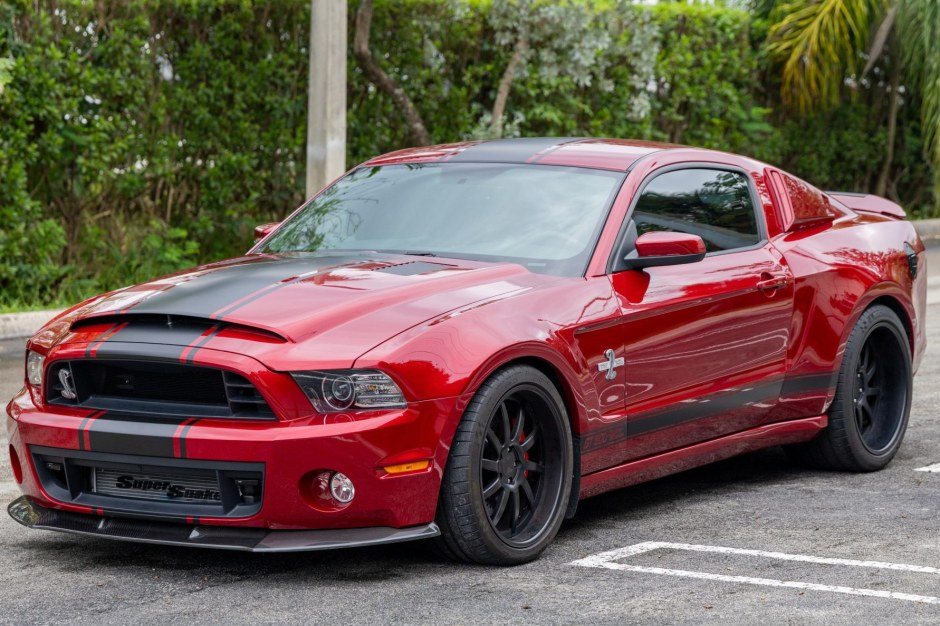 Ford Mustang Shelby GT500 Super Snake Widebody 2014 року з пробігом 3 200 миль виставлено на продаж