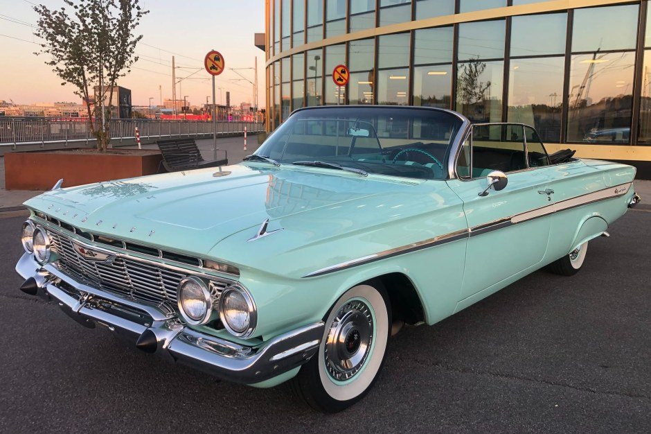 Рідкісний Chevrolet Impala 1961 року з двигуном 348 V8 виставлено на продаж