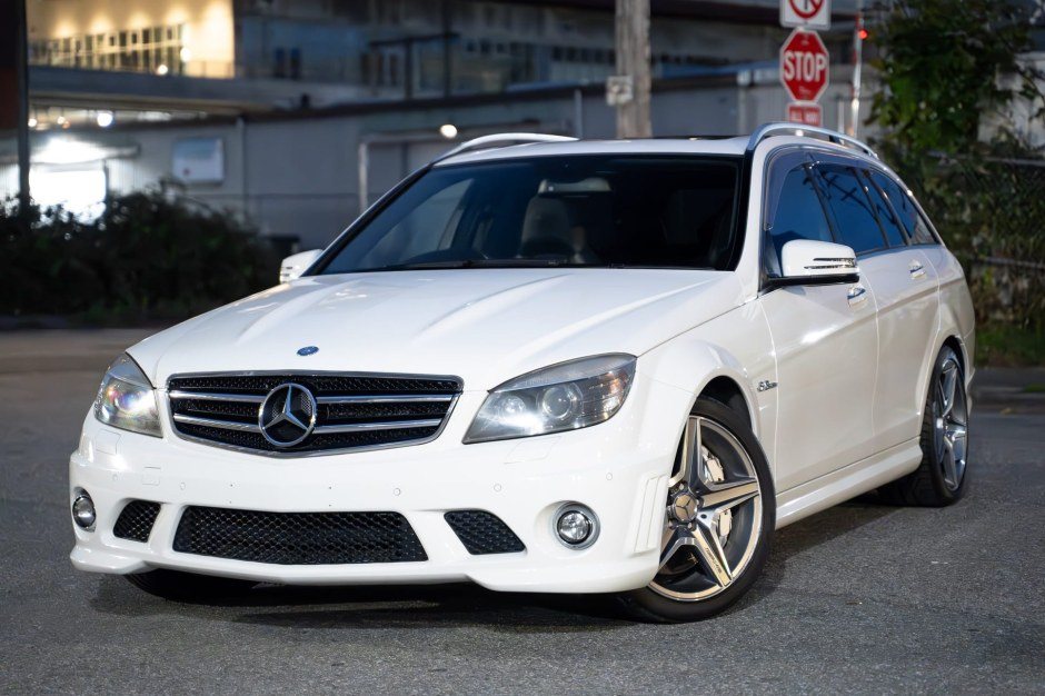 Mercedes-Benz C63 AMG Wagon 2010 року з японського ринку виставлено на аукціон без резервної ціни