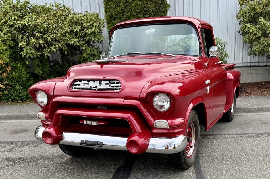 Класичний GMC 1955 року став перемогою зими для літніх поїздок