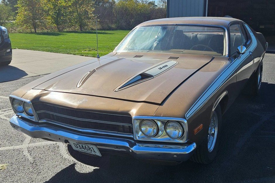 Plymouth Road Runner 1973 року з двигуном 440 V8 виставлять на аукціон без резерву