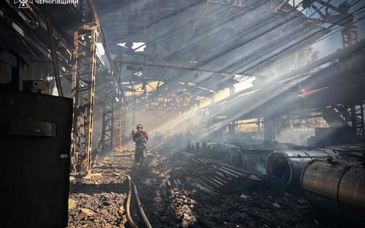 Російські обстріли пошкодили підприємства та логістичну інфраструктуру в кількох областях України