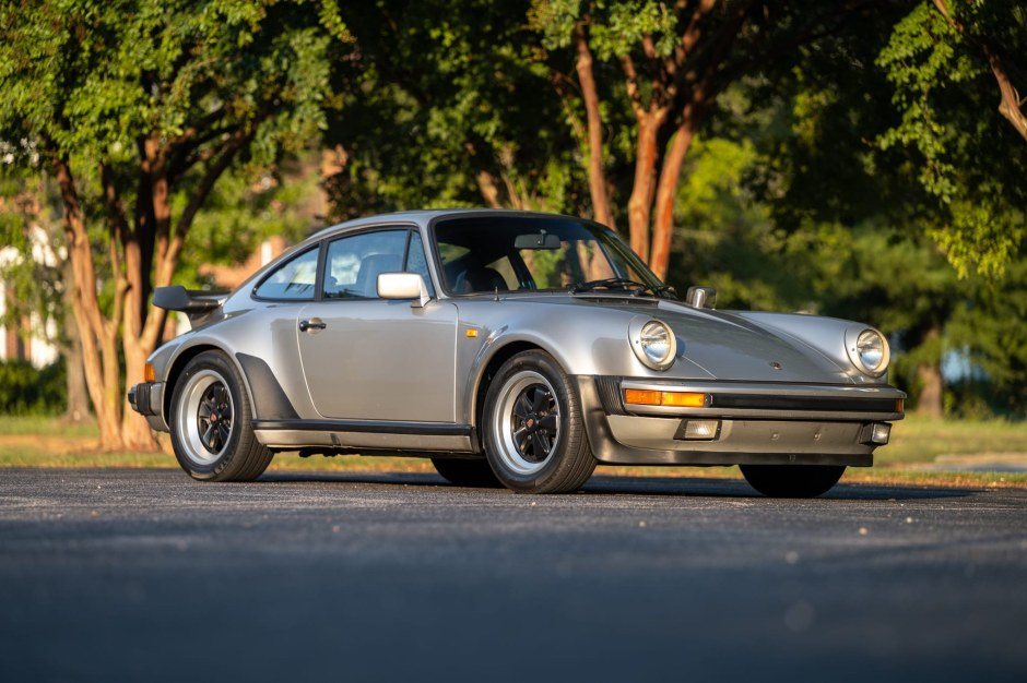 Porsche 911 Turbo 1982 року продають на аукціоні після капітального ремонту двигуна