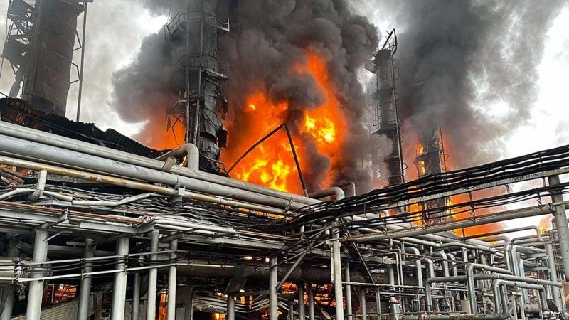 Безпілотники вперше атакували Новий Уренгой: пожежа за 2800 км від України
